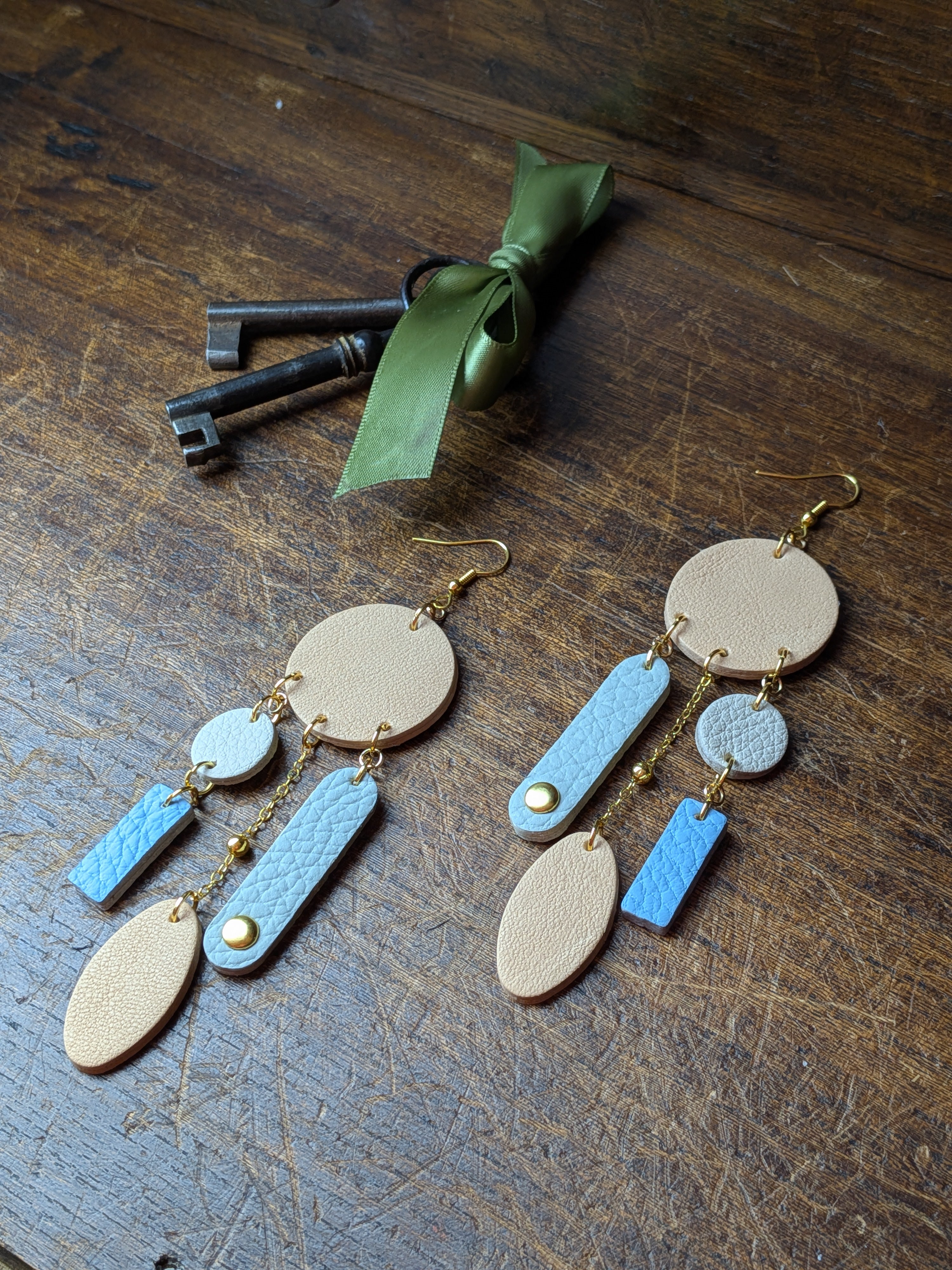 Pearl & Sand Geometric Earrings – Cream & Beige Layered Leather Drops