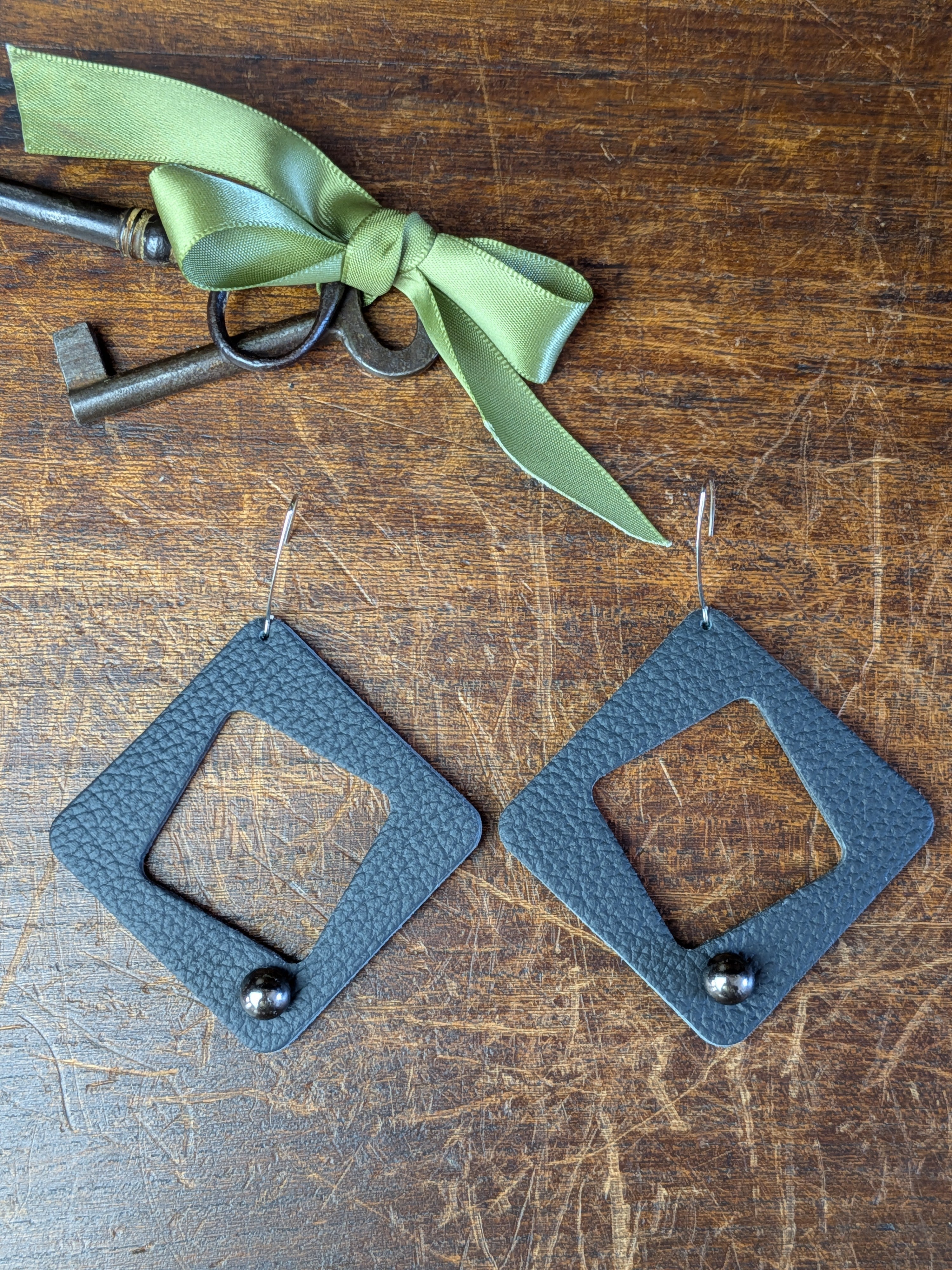 Graphite Hollow Rhombus Earrings