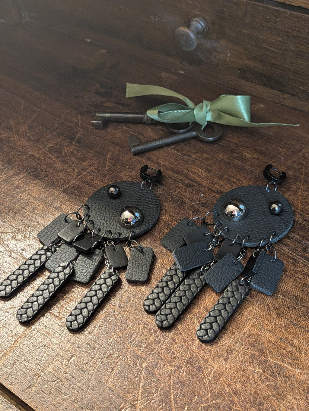 Night Shadow: Gunmetal Totem