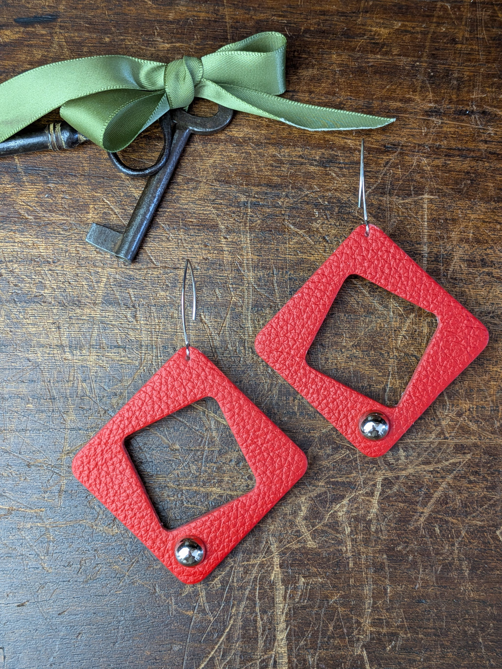 Crimson Hollow Rhombus Earrings