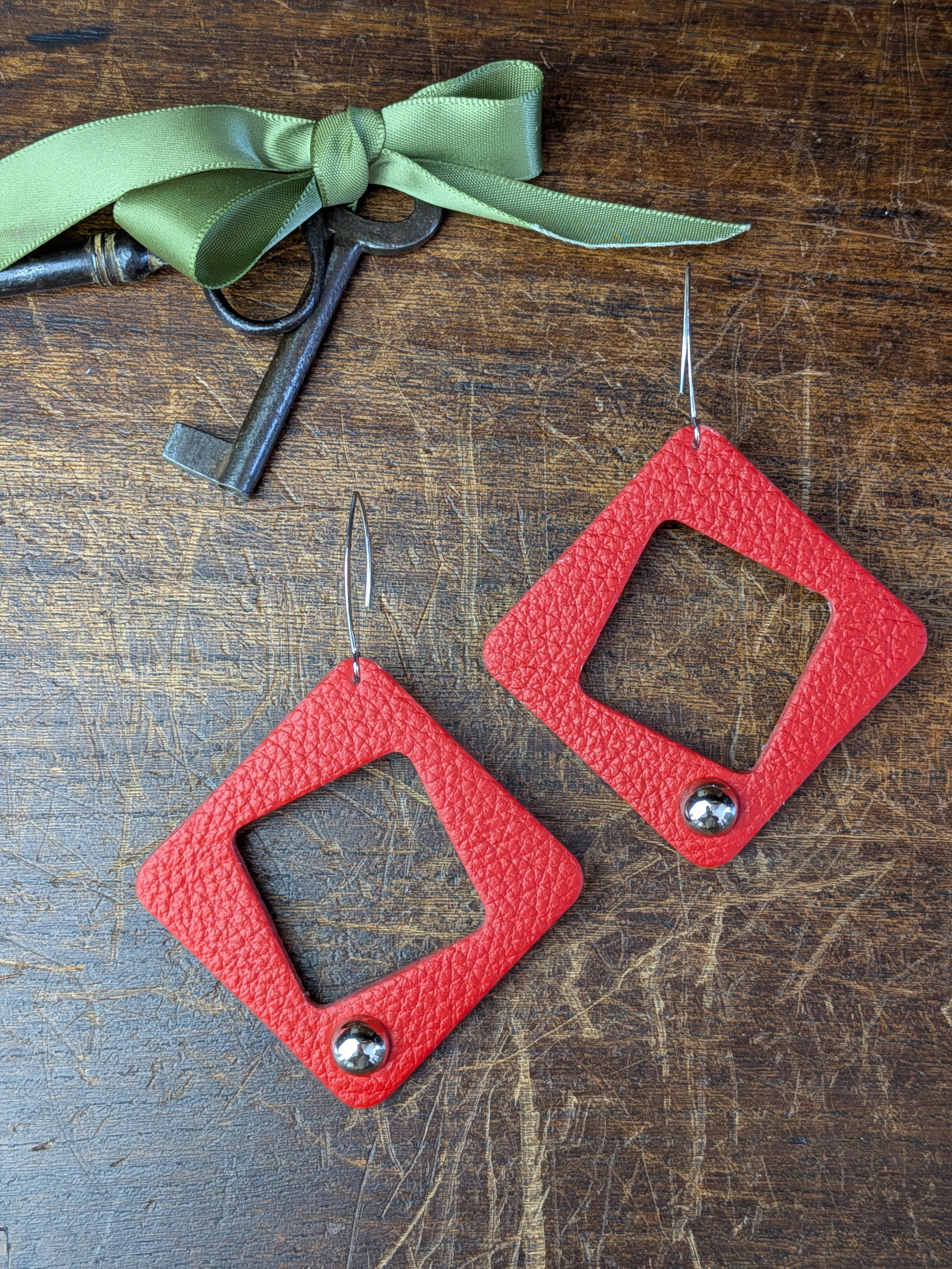 Crimson Hollow Rhombus Earrings