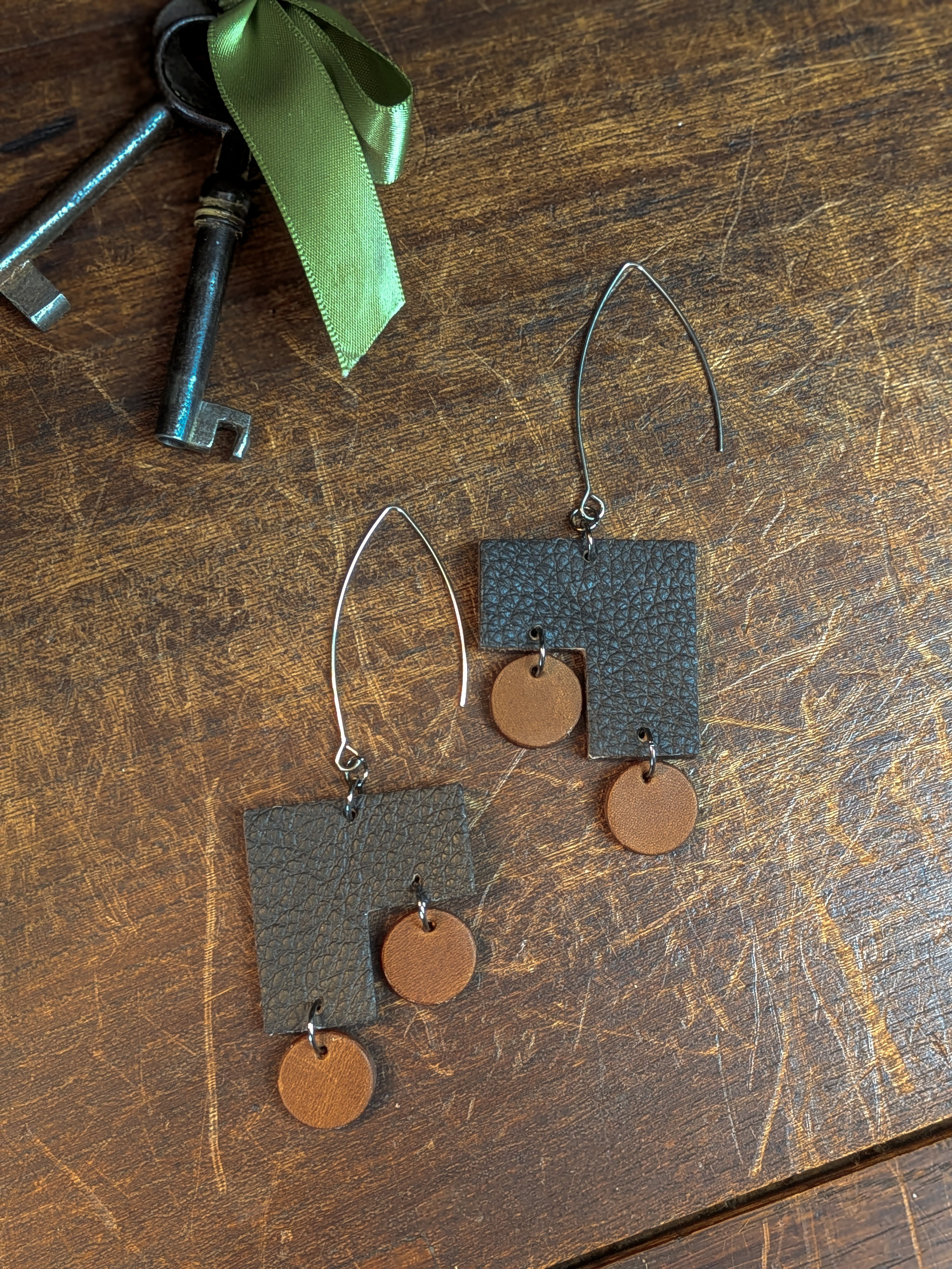 The Archer Flow | Dark Chocolate & Cognac Leather Hooks