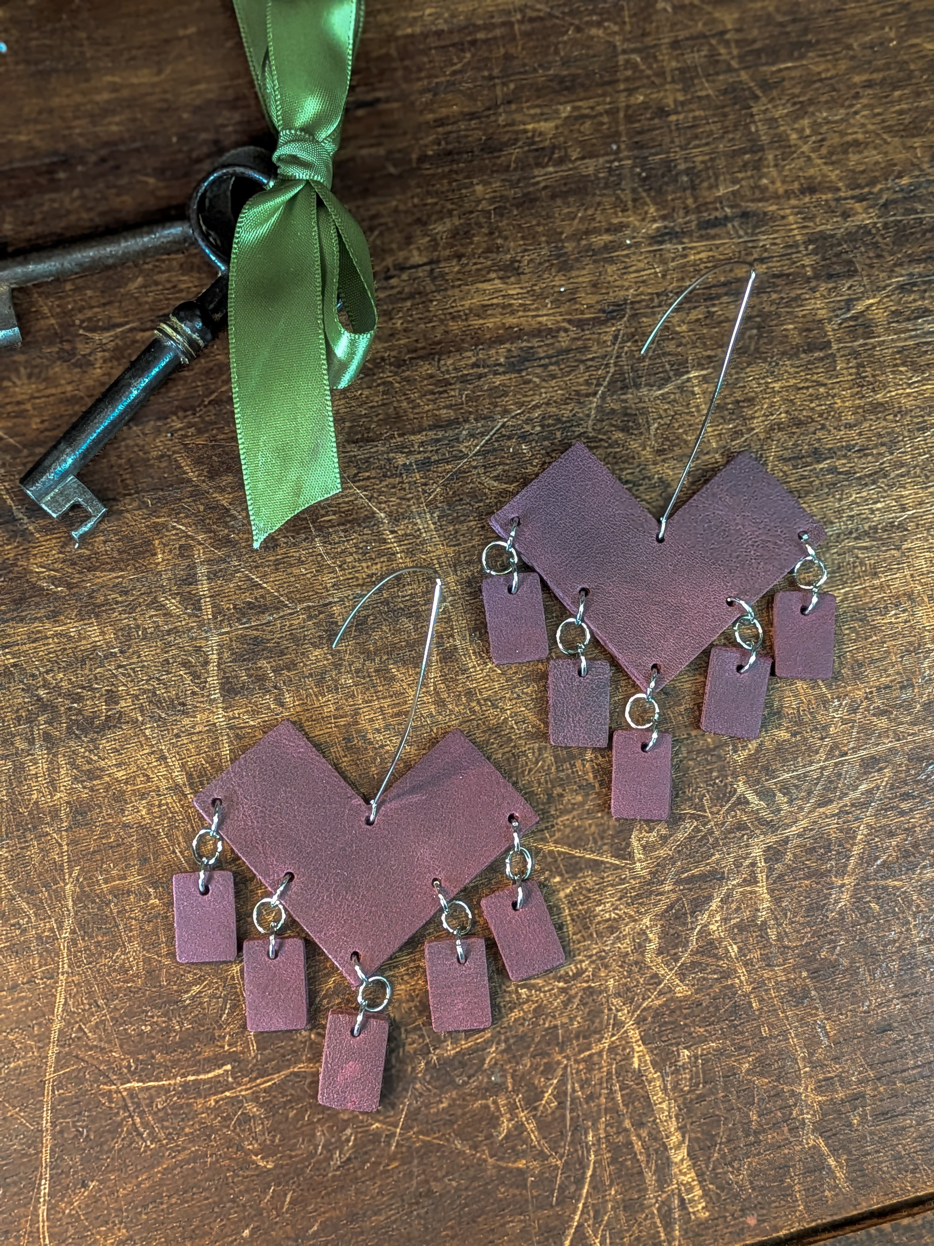 The Bordeaux Peak | Long Vine Leather V-Drops