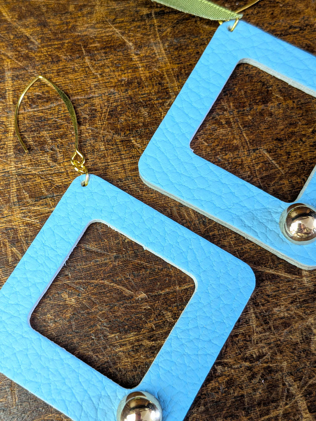 Azure Hollow Rhombus Earrings