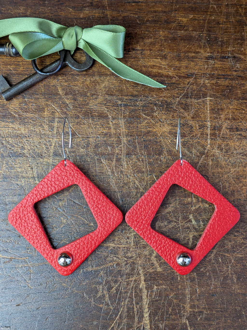 Crimson Hollow Rhombus Earrings