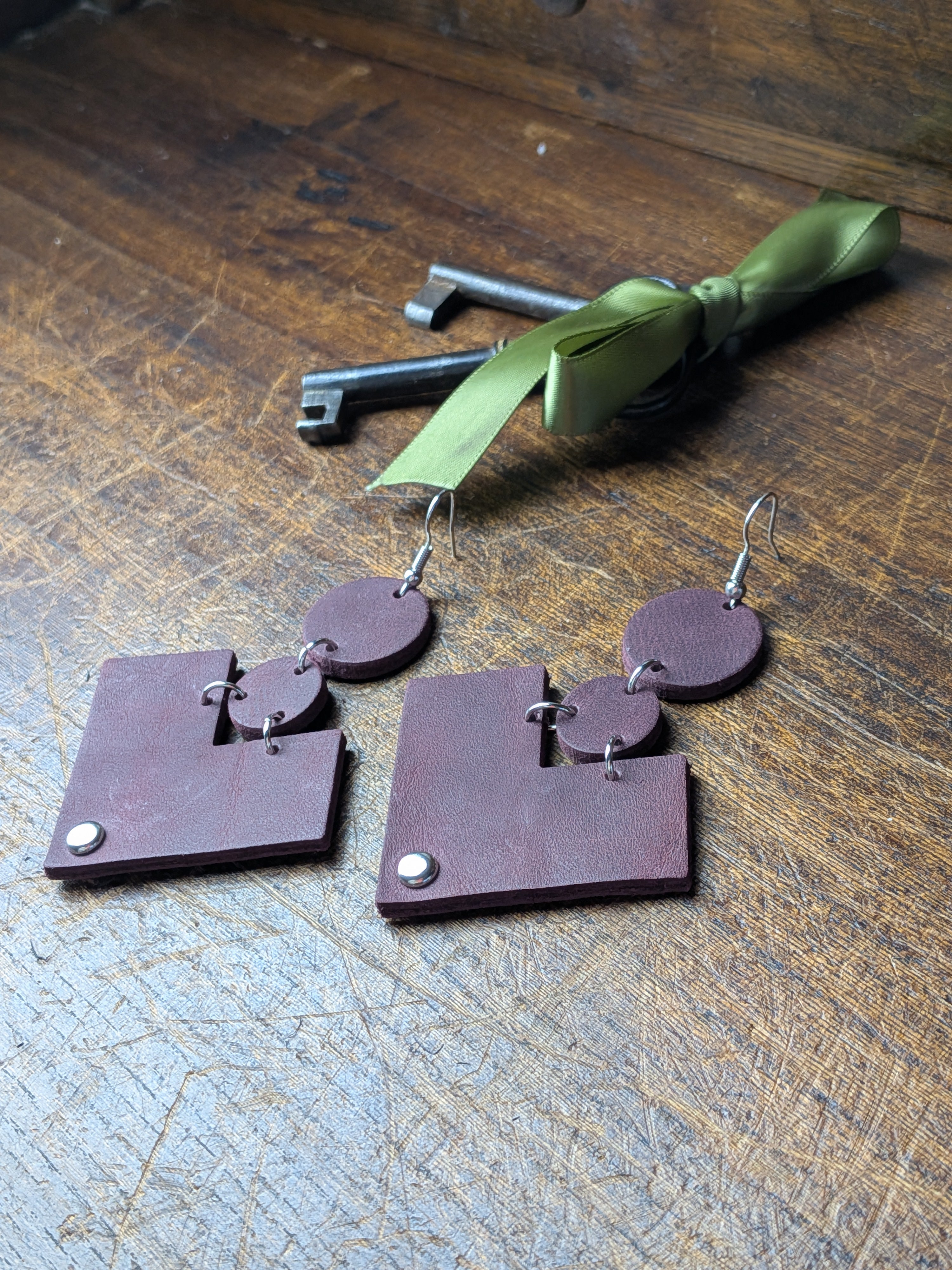 The Triple Pulse | Bordeaux Leather Geometric Drops