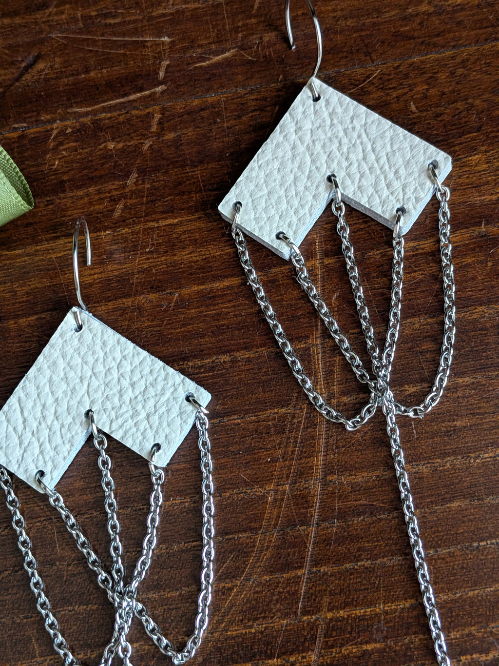 Ivory Arrowhead Kinetic Chain Earrings