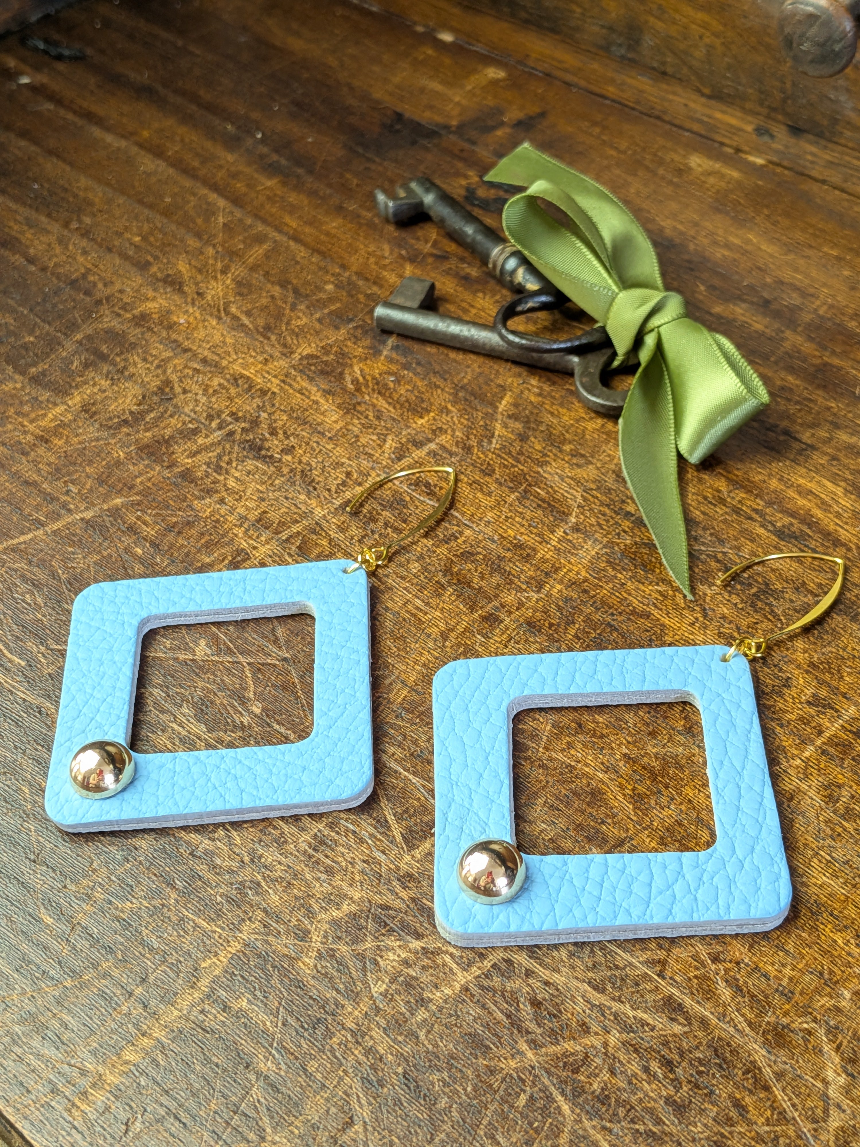 Azure Hollow Rhombus Earrings