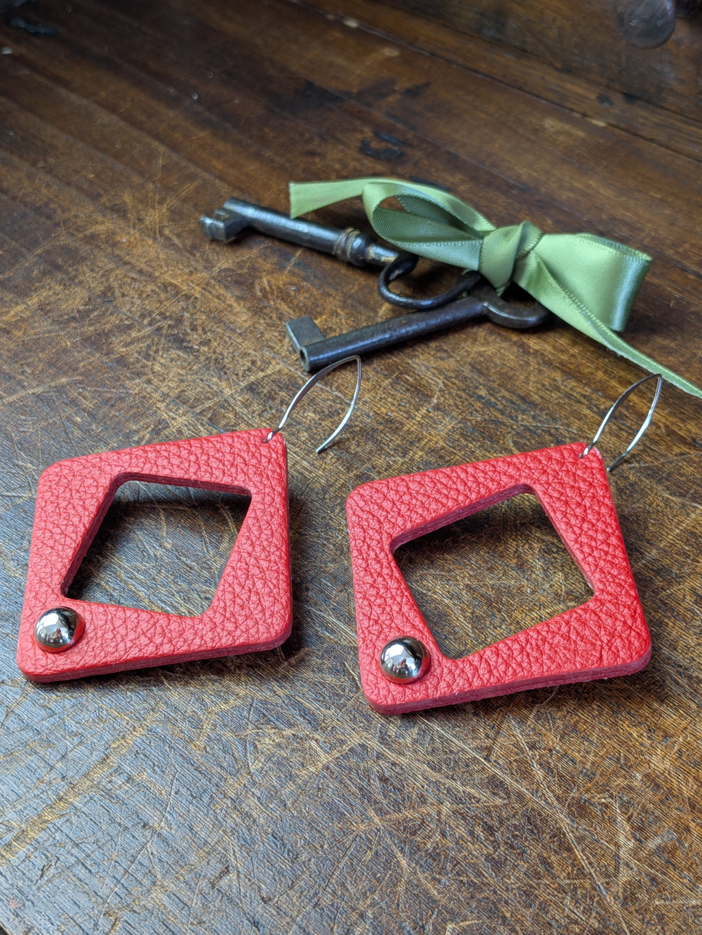 Crimson Hollow Rhombus Earrings