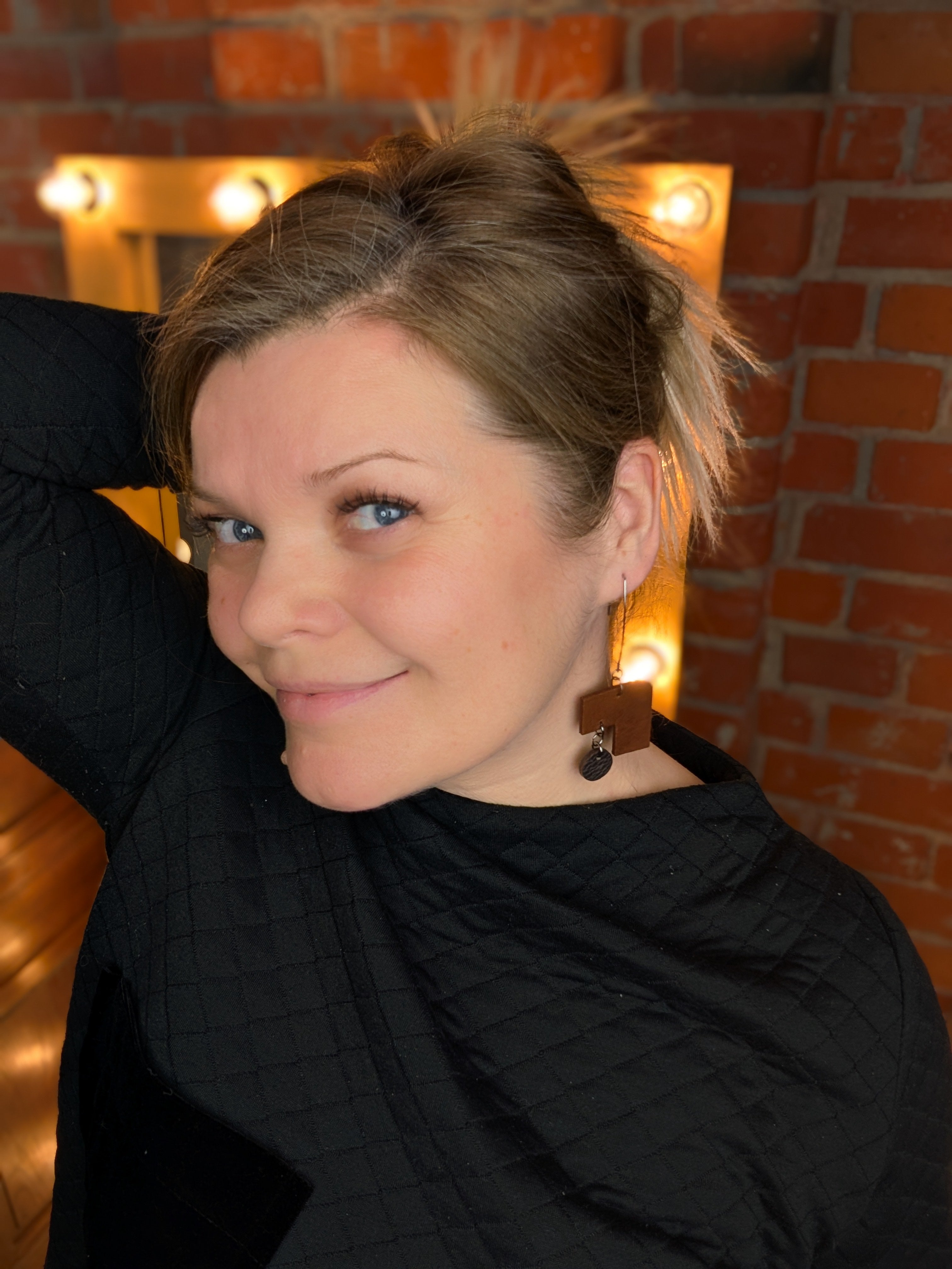 The Archer Verse | Cognac & Dark Chocolate Leather Hooks