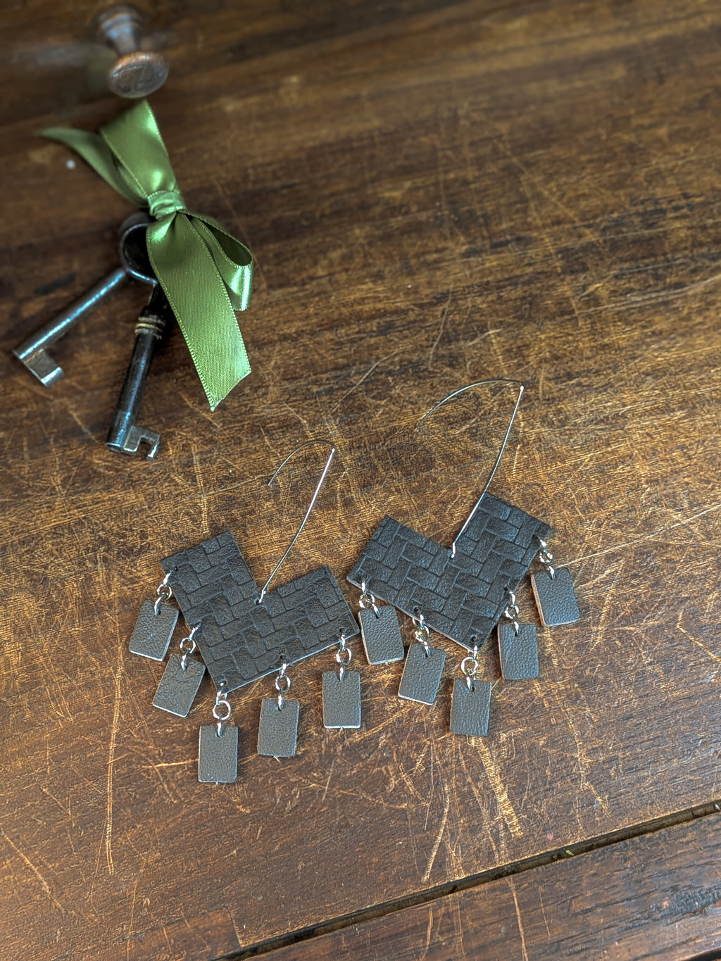 The Textured Pulse | Dark Brown Herringbone Leather Hooks