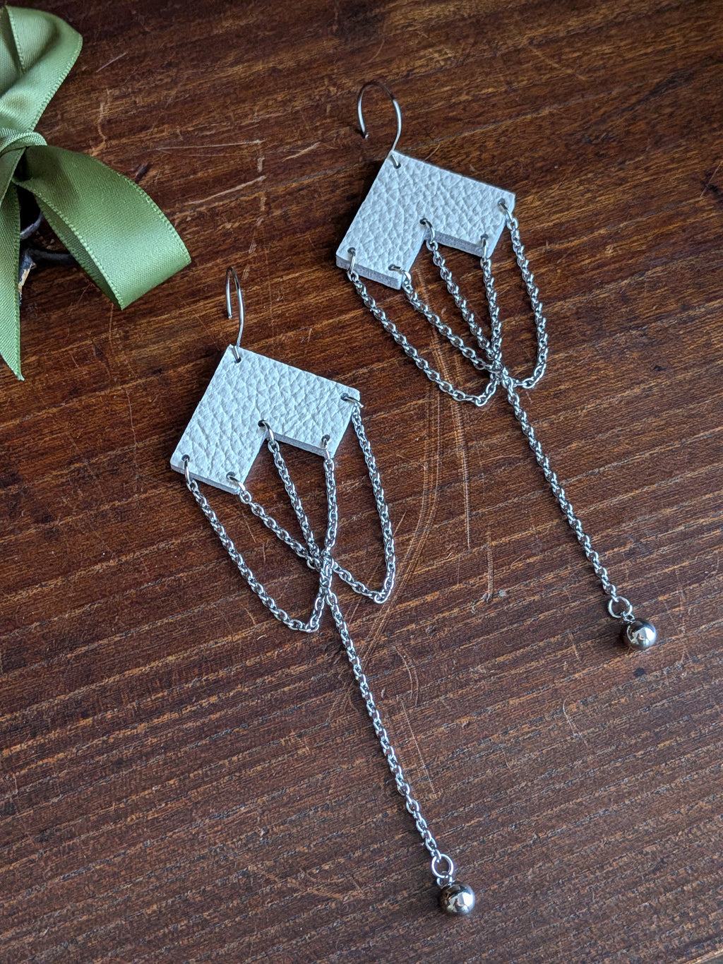 Ivory Arrowhead Kinetic Chain Earrings