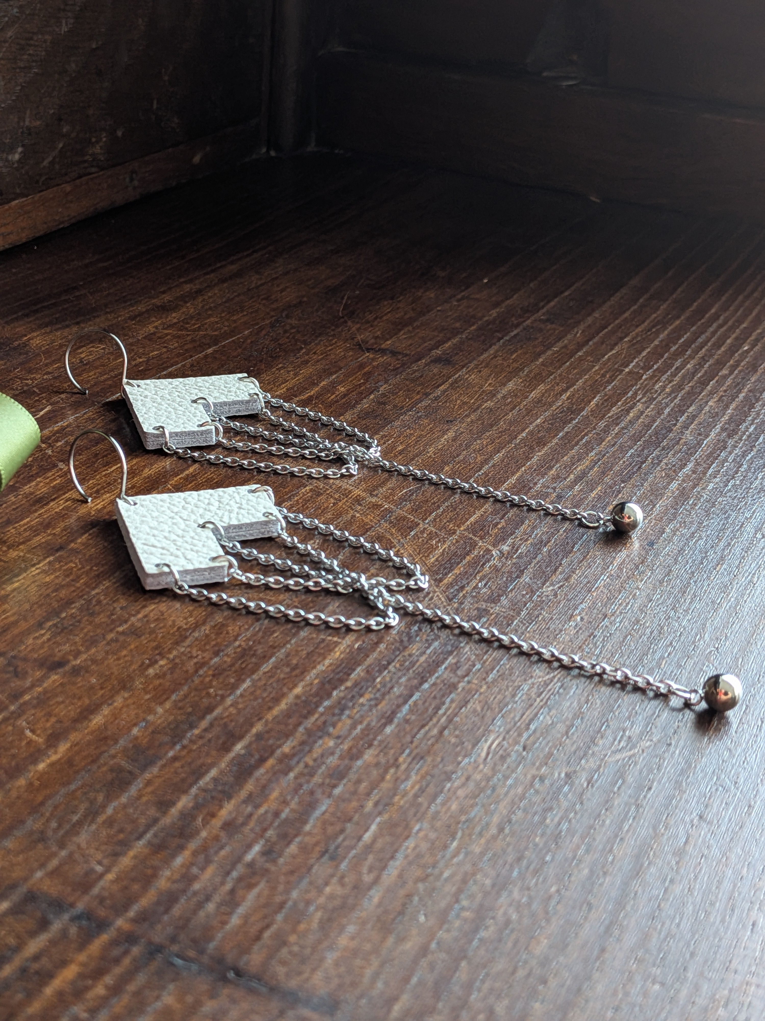 Ivory Arrowhead Kinetic Chain Earrings